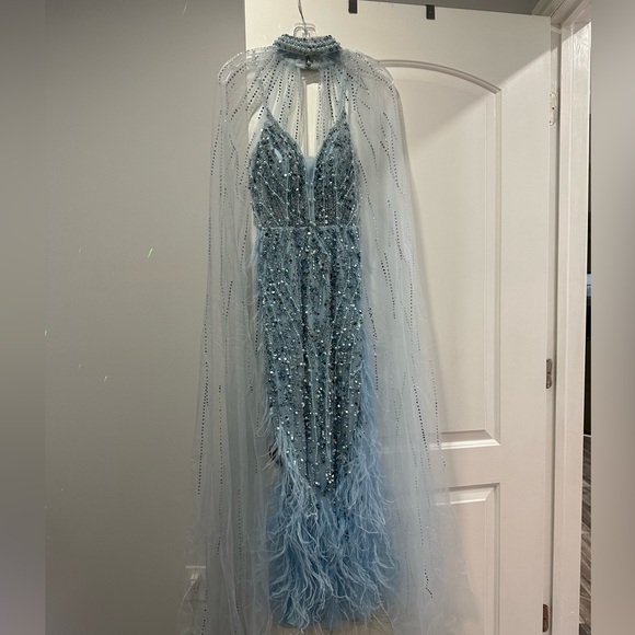 ENGAGEMENT/PARTY/PROM GUEST DRESS - Picture 2 of 8